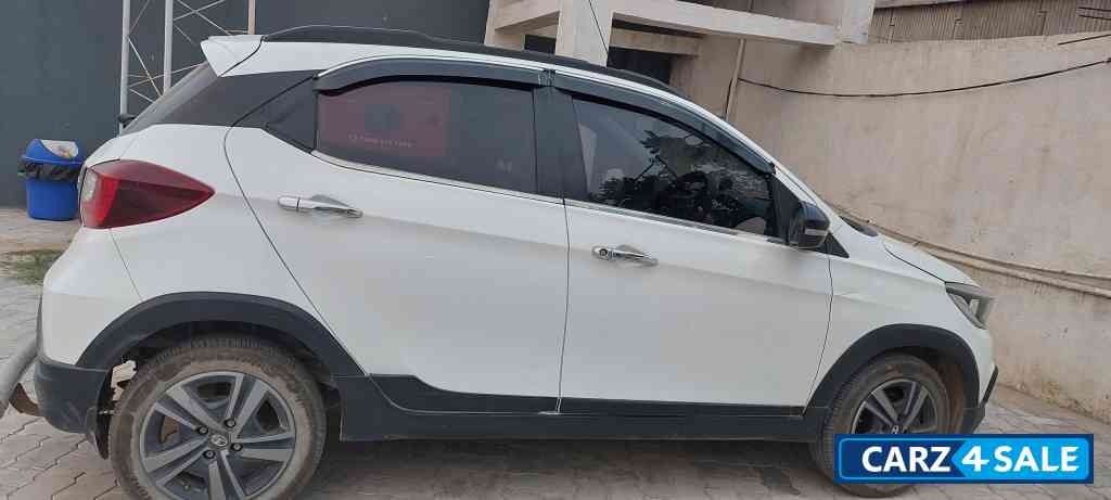 White Tata Tiago NRG XZ Automatic White Tata Tiago NRG XZ Automatic