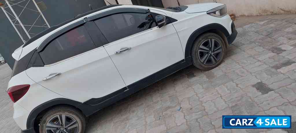 White Tata Tiago NRG XZ Automatic White Tata Tiago NRG XZ Automatic