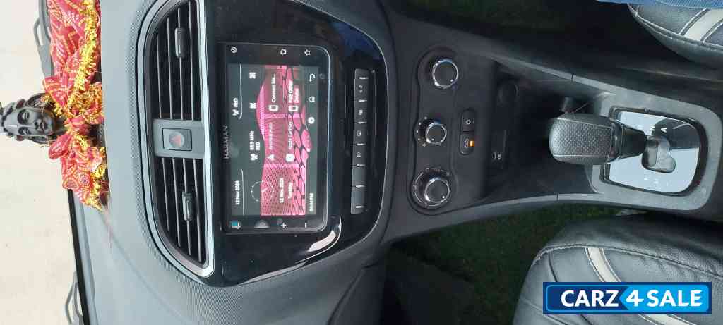 White Tata Tiago NRG XZ Automatic White Tata Tiago NRG XZ Automatic