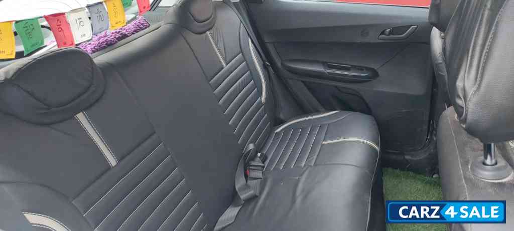 White Tata Tiago NRG XZ Automatic White Tata Tiago NRG XZ Automatic