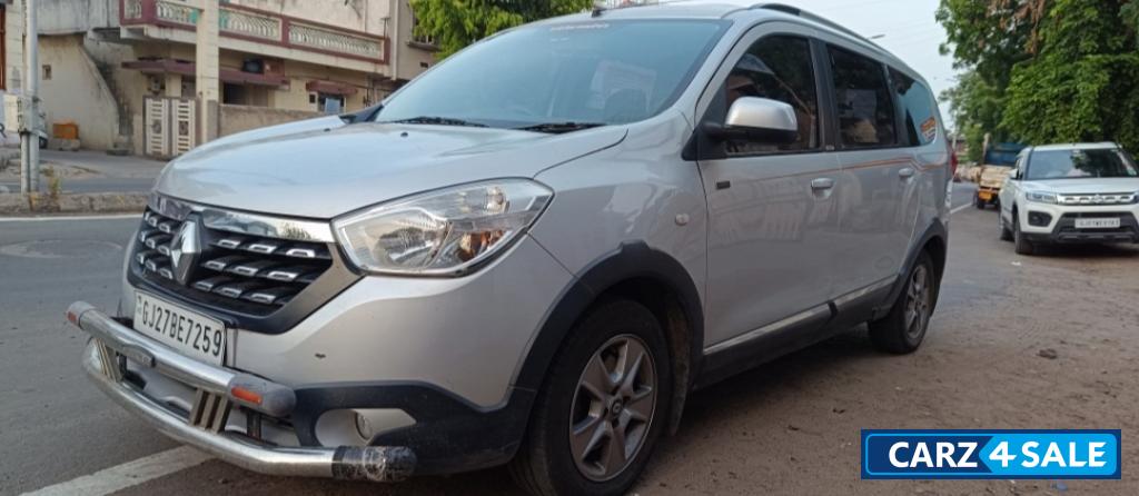 Silver Renault Lodgy World Edition