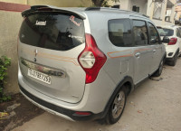 Silver Renault Lodgy World Edition