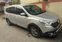 Silver Renault Lodgy World Edition