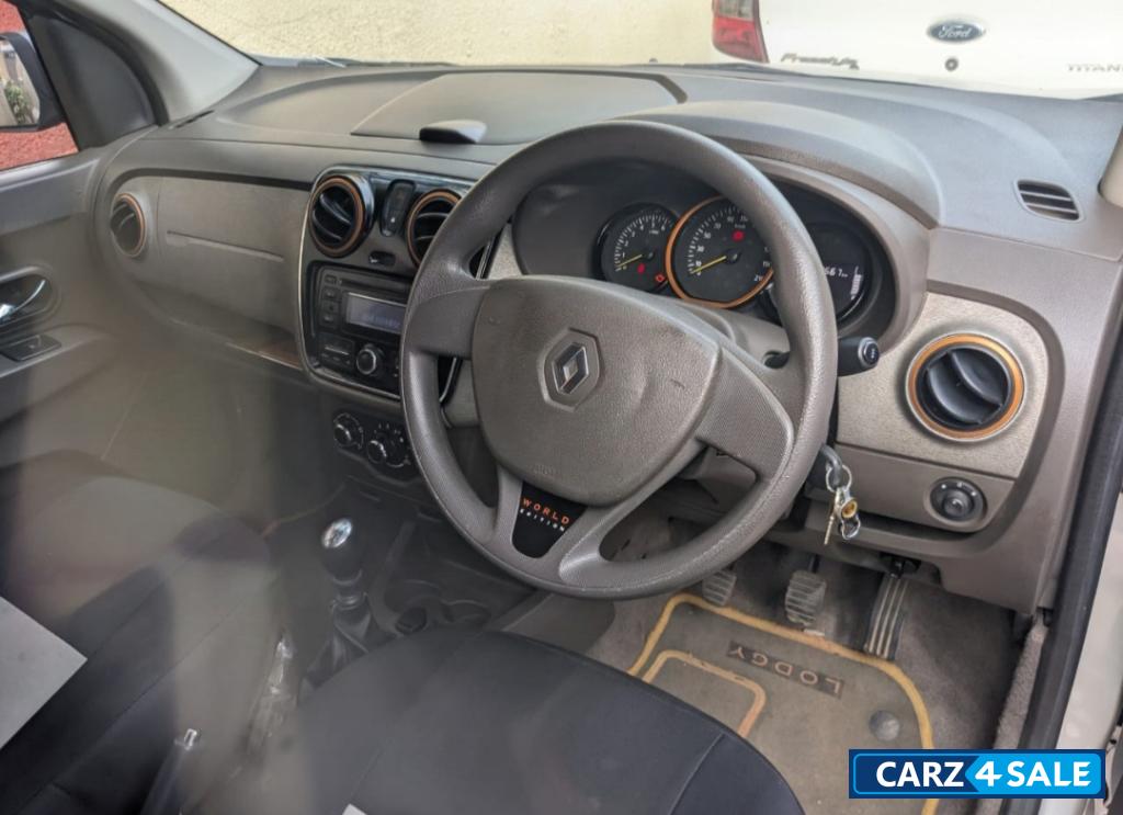 Silver Renault Lodgy World Edition