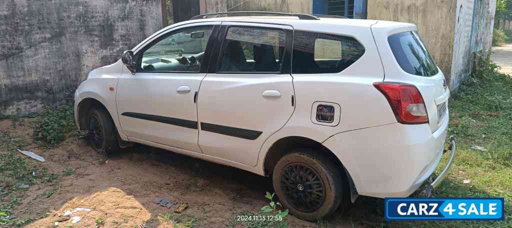 White Datsun Go Plus 2018T