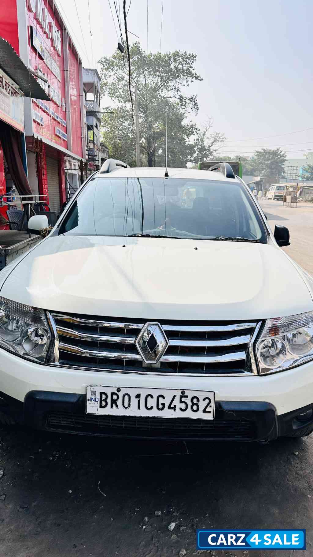 White Renault Duster Rxl Petrol