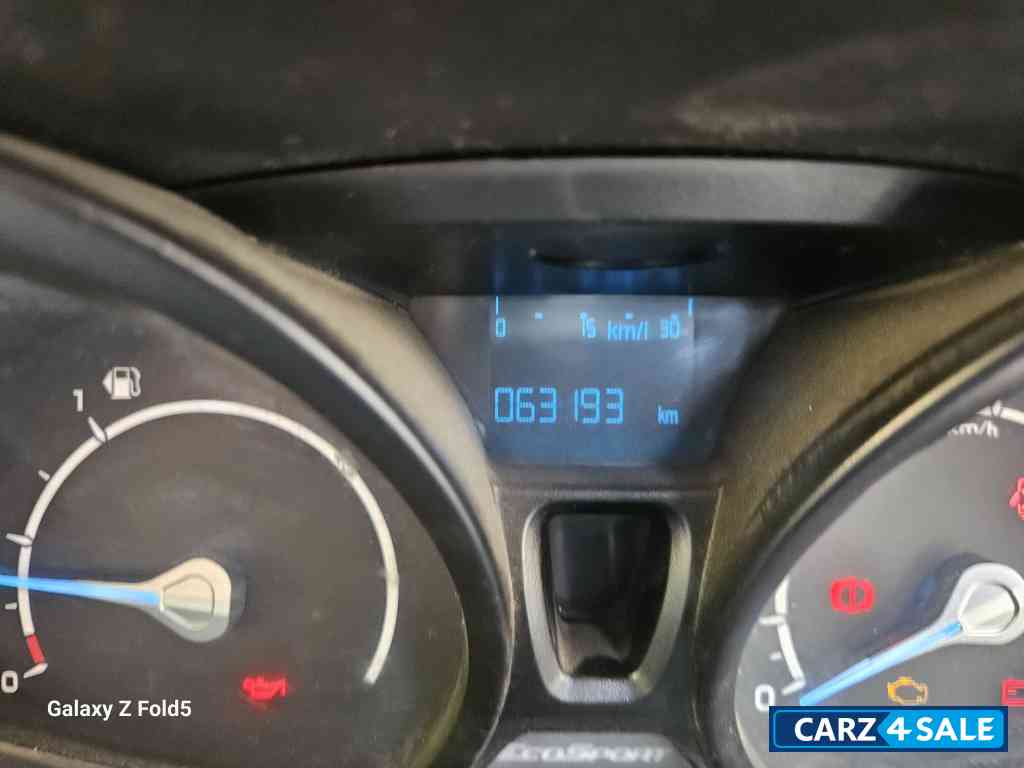 White Ford Ecosport Ambient