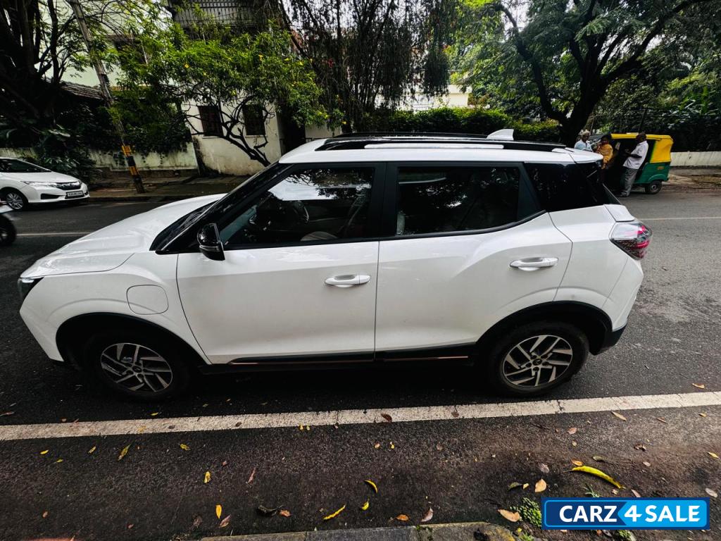 White Mahindra XUV400 Long range
