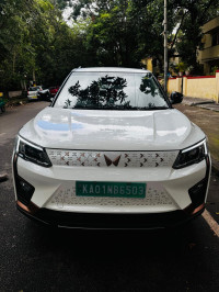 White Mahindra XUV400 Long range