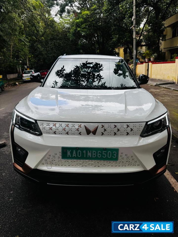 White Mahindra XUV400 Long range