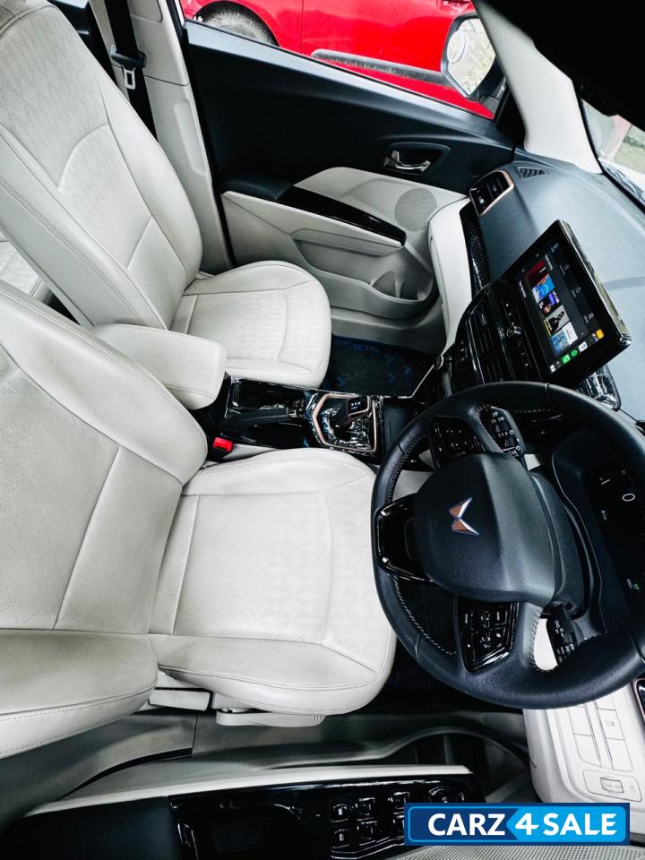 White Mahindra XUV400 Long range