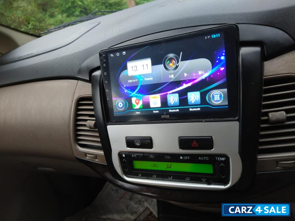 Toyota Innova 2.5 VX BS IV 8 STR