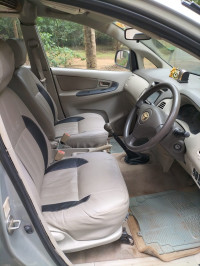 Toyota Innova 2010