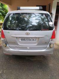 Toyota Innova 2010