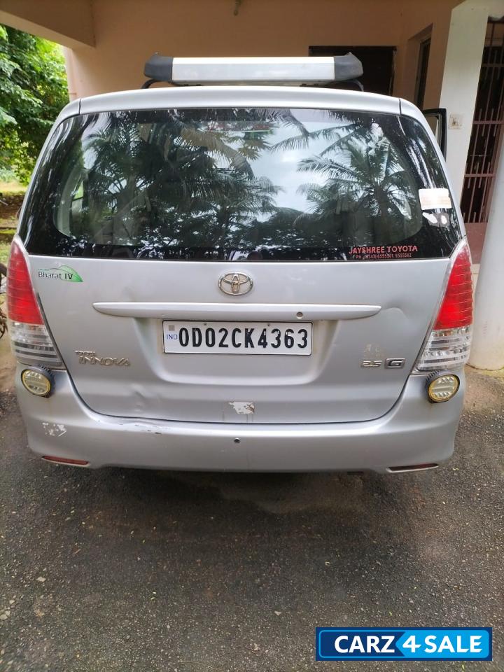 Toyota Innova 2010