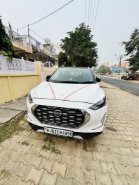 Whitw Nissan Magnite XV PREMIUM 2024