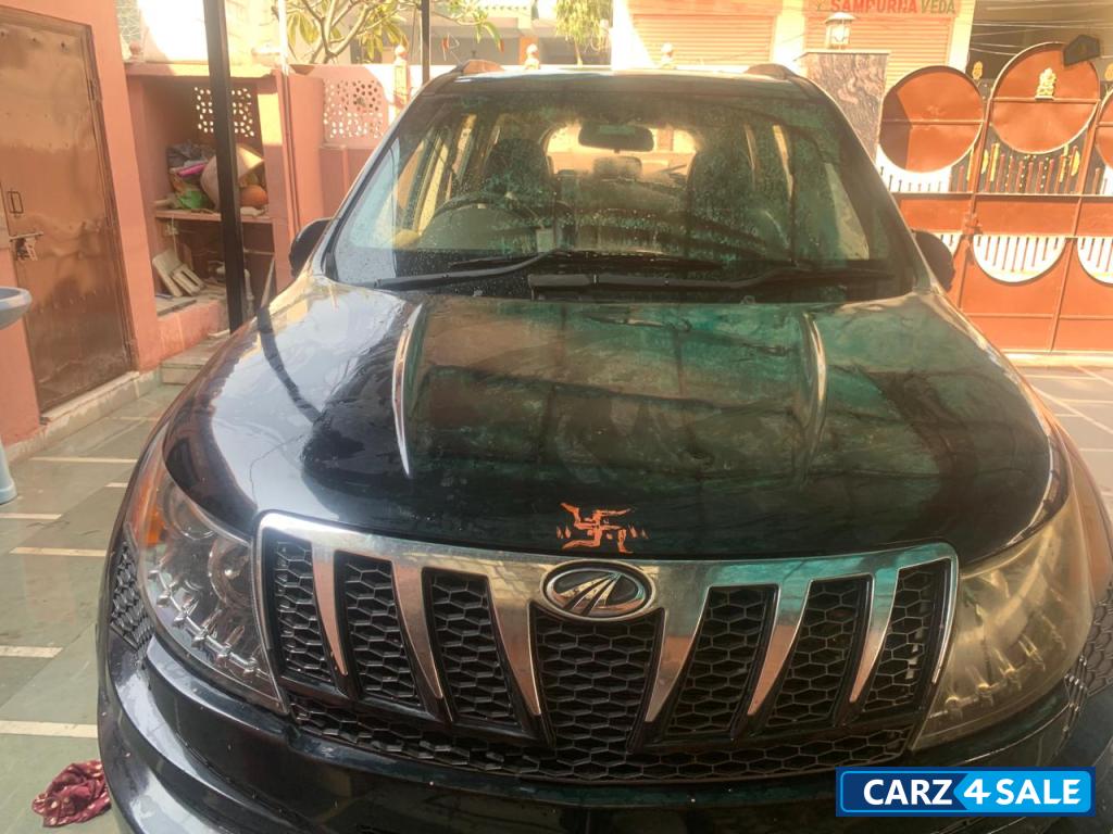 Mahindra XUV 500 W8