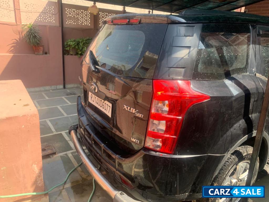 Mahindra XUV 500 W8