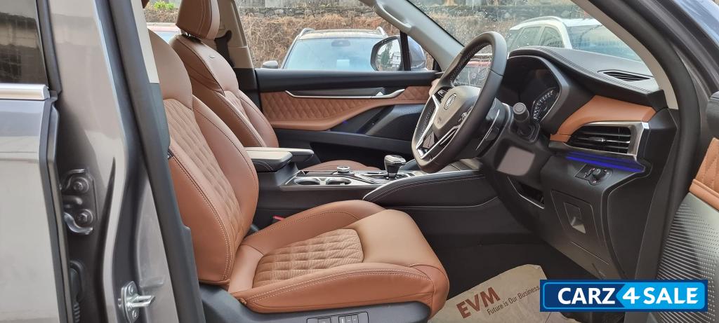 Metal Ash MG Gloster SAVVY 4x4 Diesel