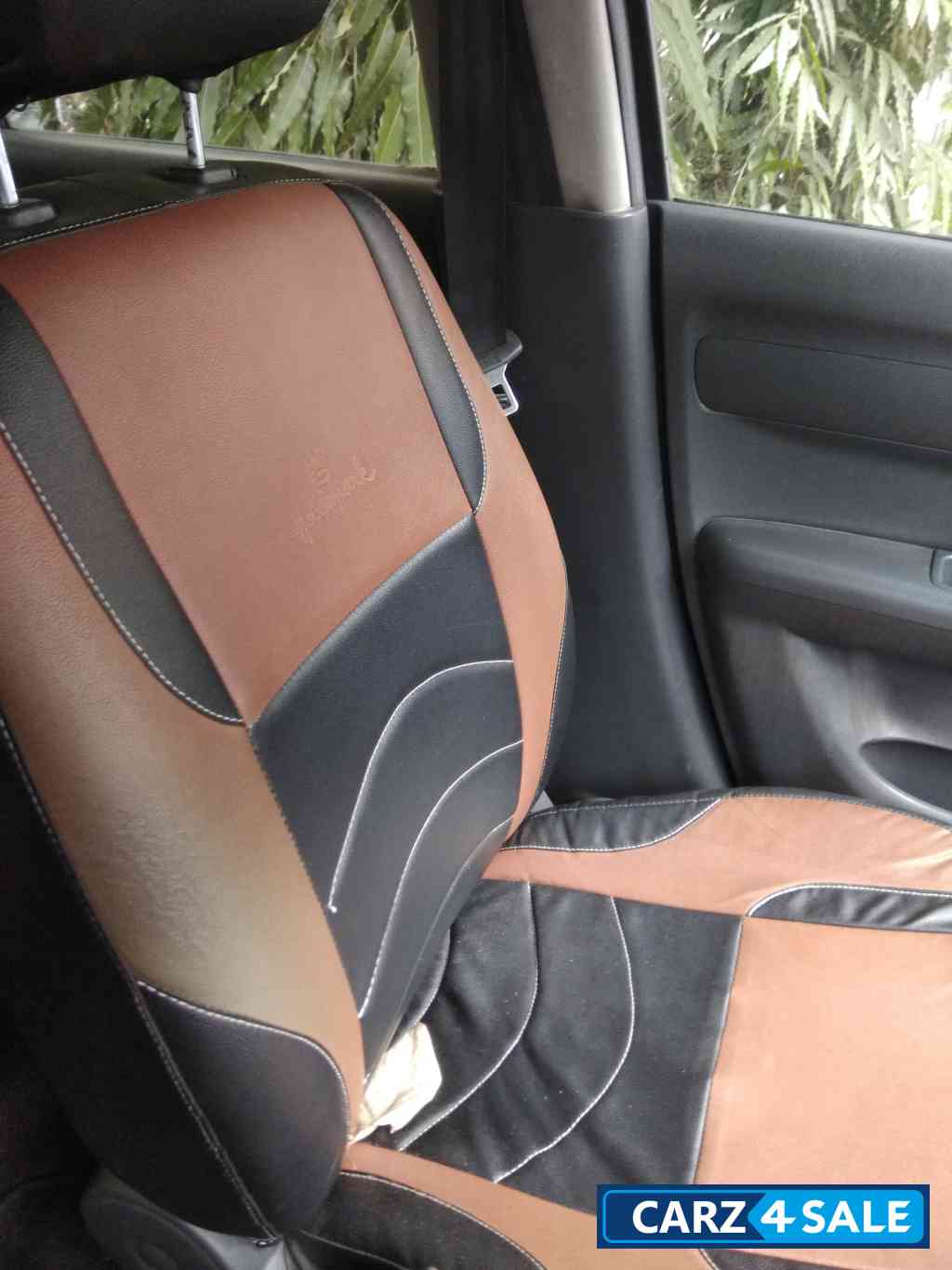 White Maruti Suzuki Dzire Swift dzire