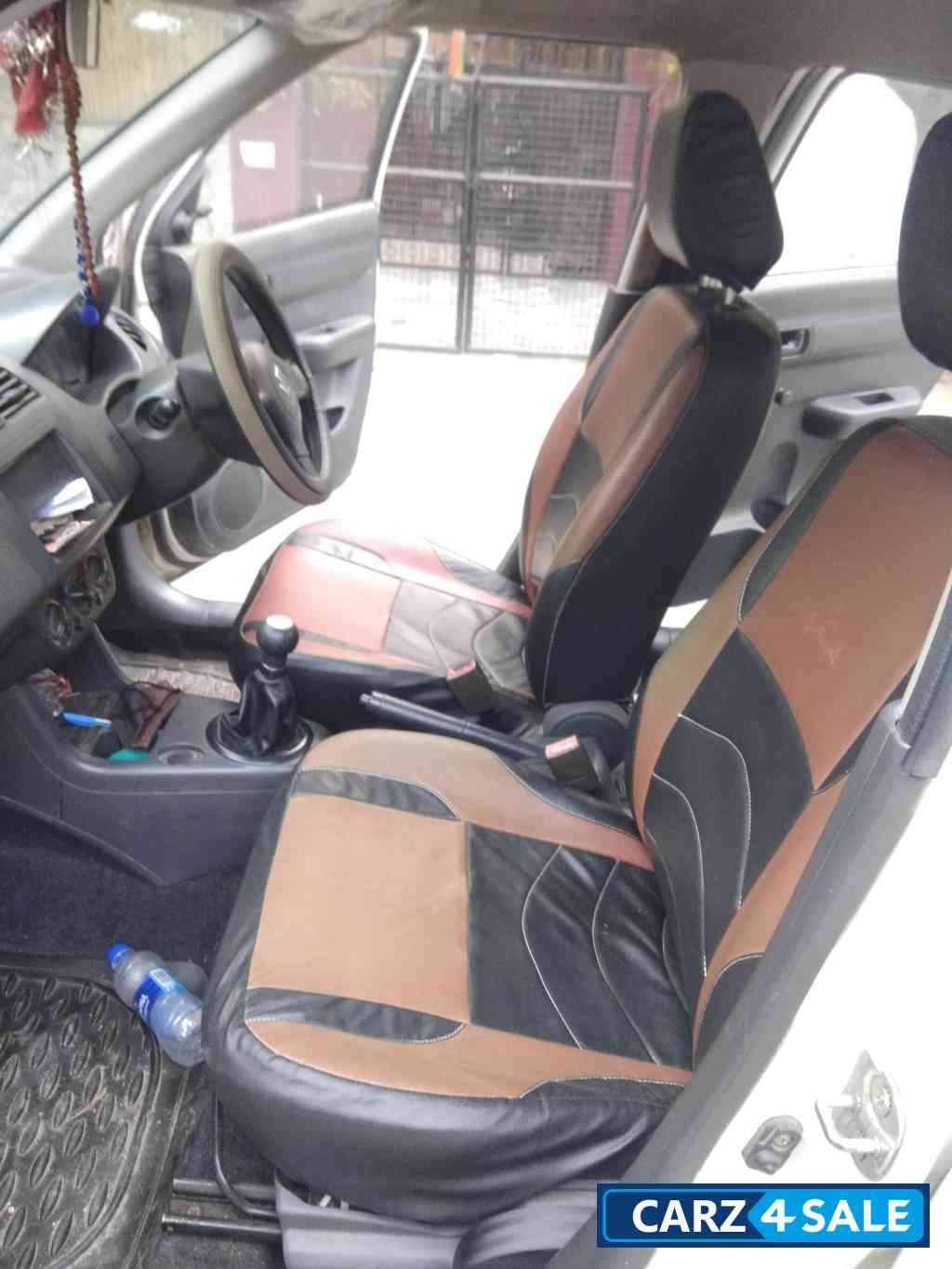 White Maruti Suzuki Dzire Swift dzire