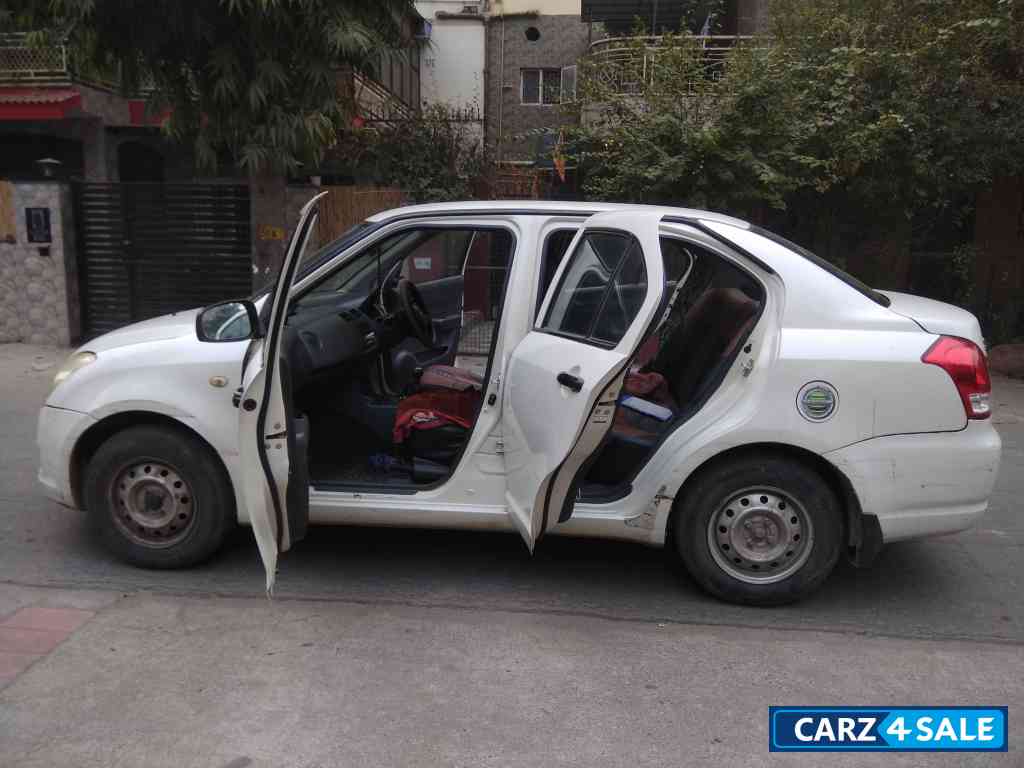 White Maruti Suzuki Dzire Swift dzire
