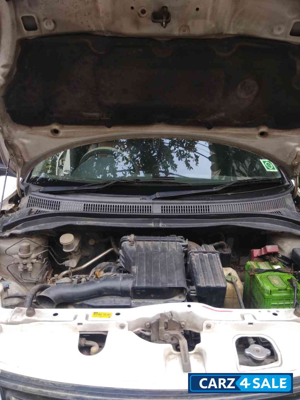 White Maruti Suzuki Dzire Swift dzire