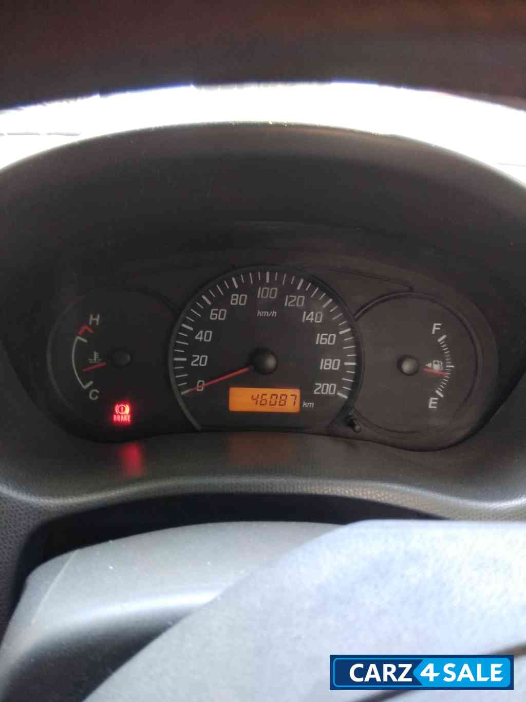 White Maruti Suzuki Dzire Swift dzire