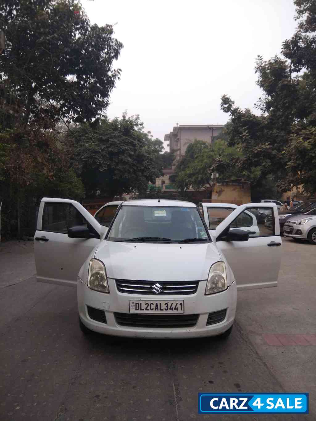 White Maruti Suzuki Dzire Swift dzire