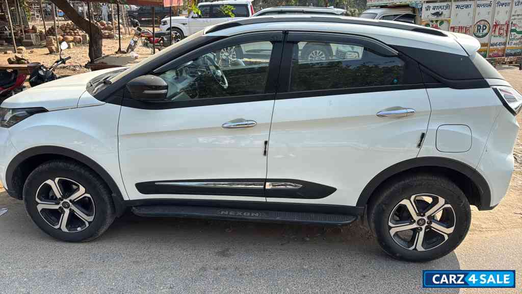 White Tata Nexon Xz+ HS