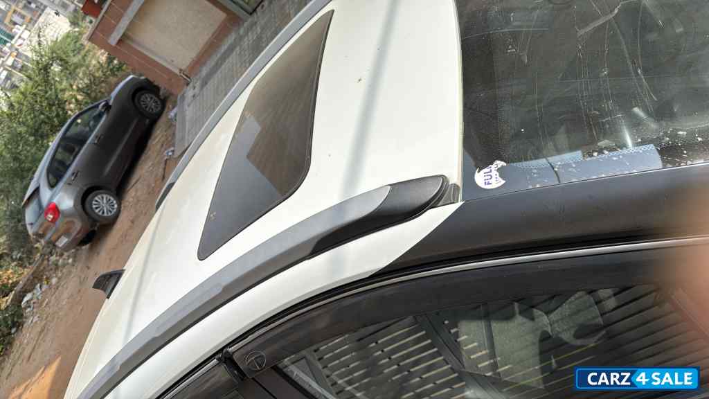 White Tata Nexon Xz+ HS