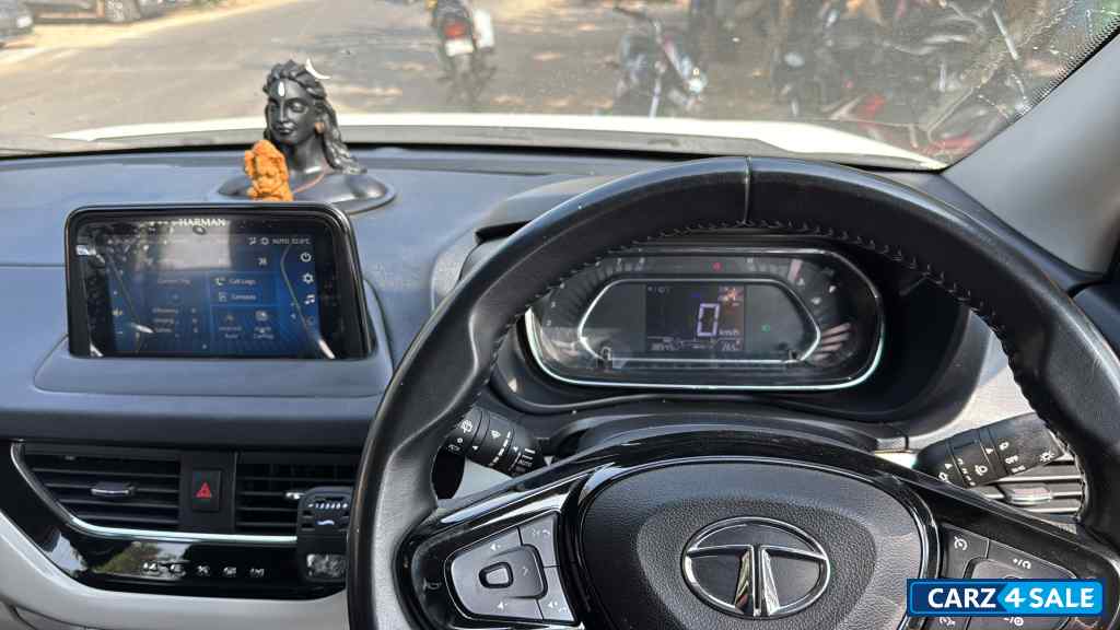 White Tata Nexon Xz+ HS