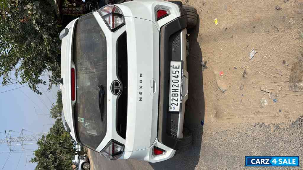 White Tata Nexon Xz+ HS