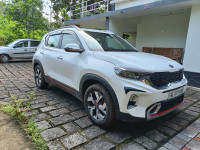 Pearl White Kia Sonet GT Line Diesel Automatic