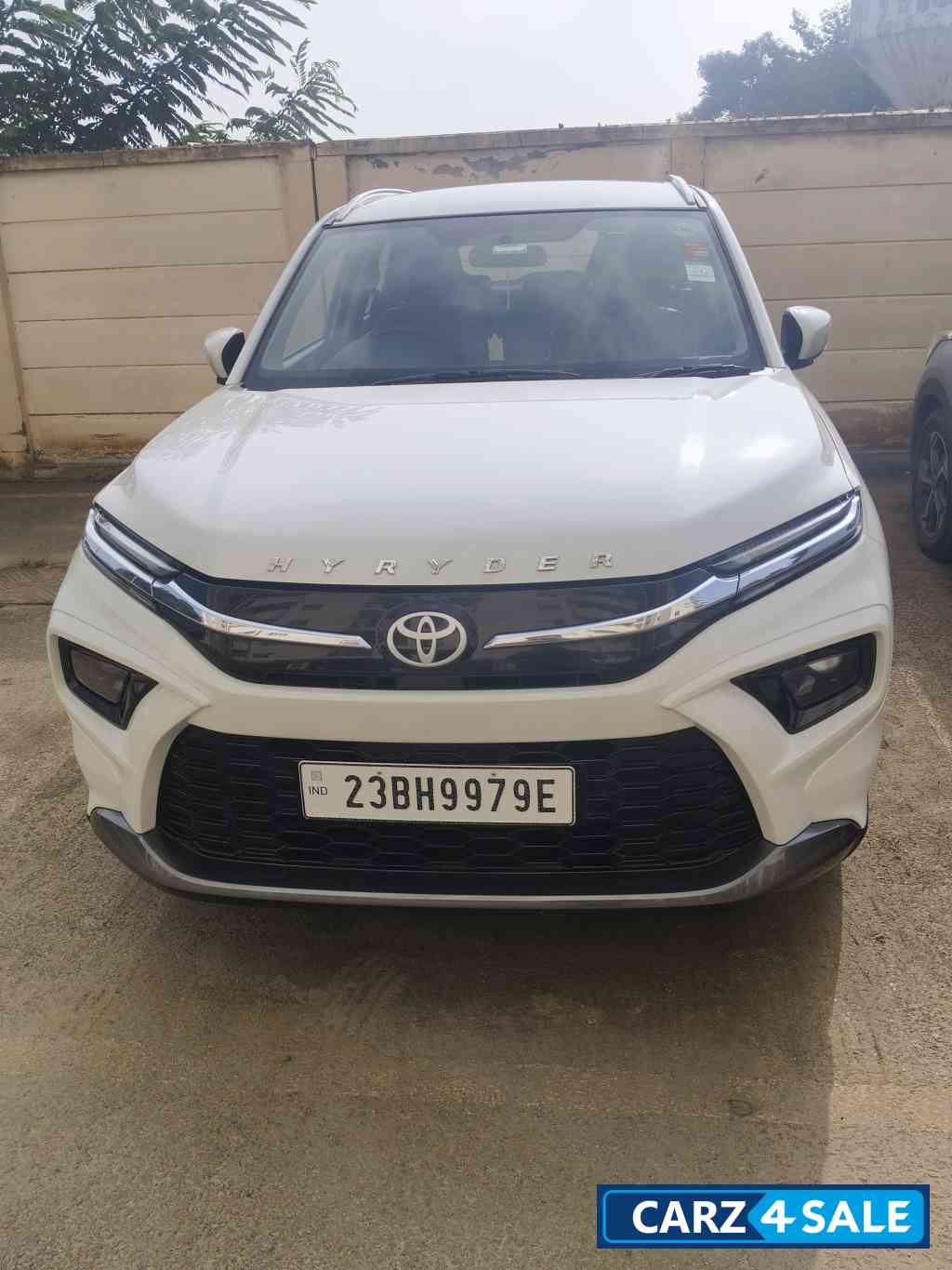 Toyota Urban Cruiser Hyryder S CNG