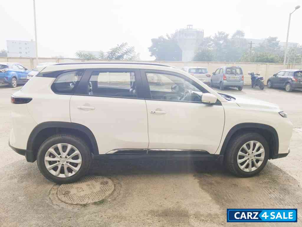 Toyota Urban Cruiser Hyryder S CNG