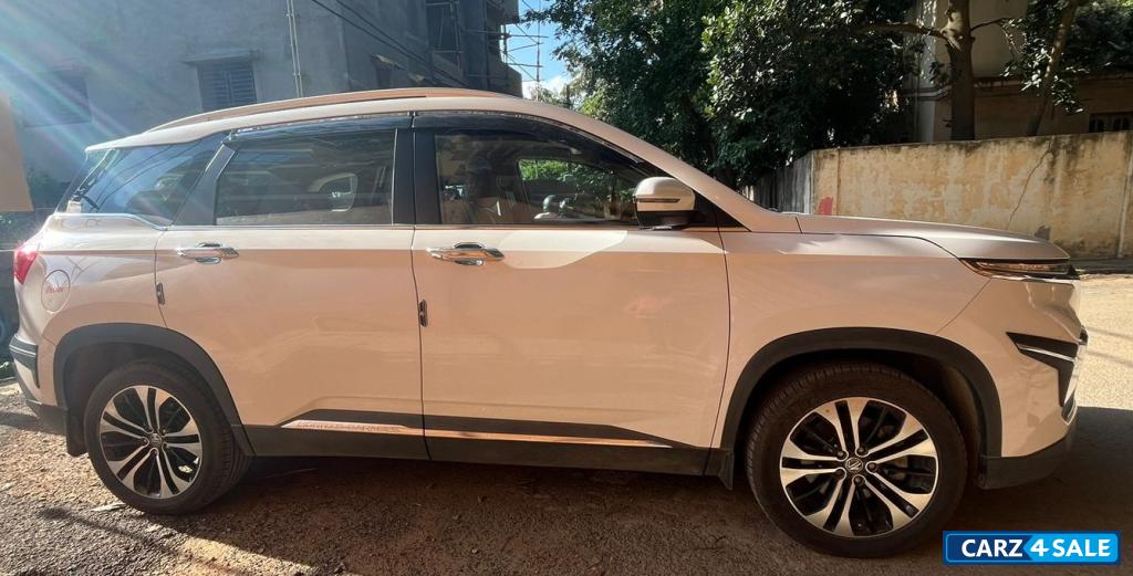 MG Hector PR 1.5MT Hybrid Sharp