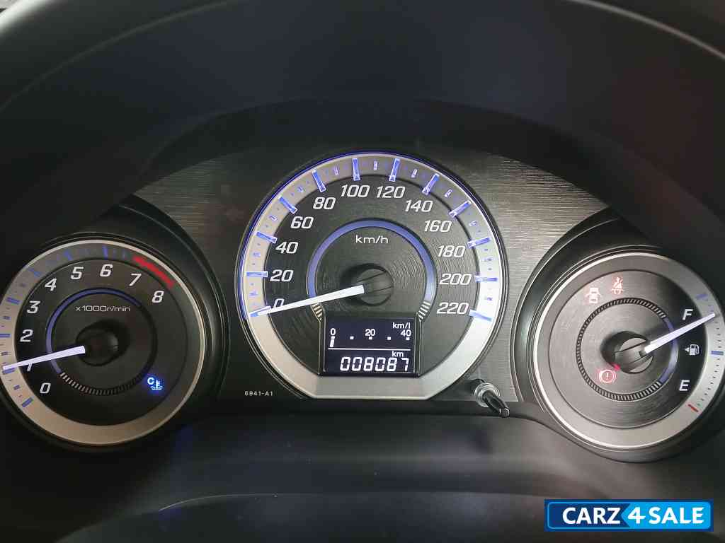 Tafeta White Honda City V MT