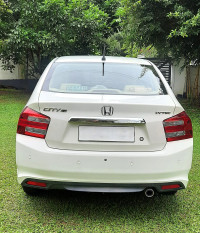 Tafeta White Honda City V MT