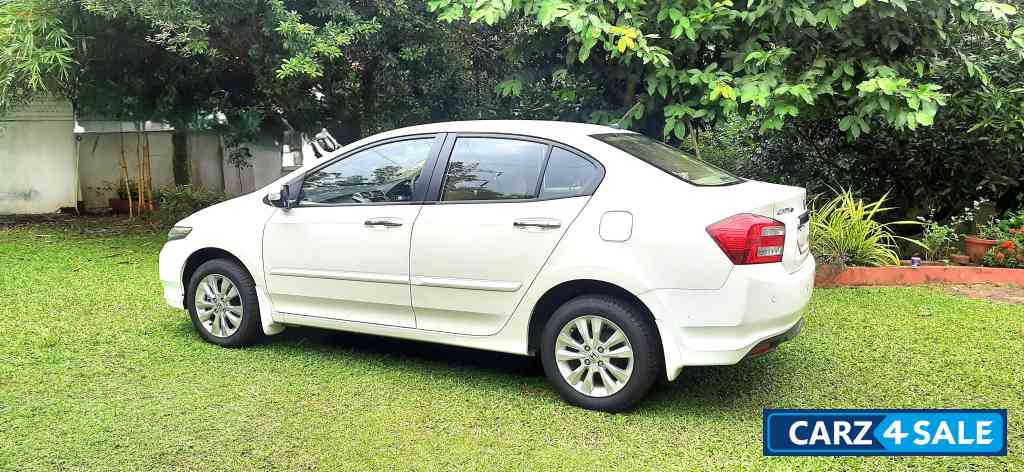 Tafeta White Honda City V MT