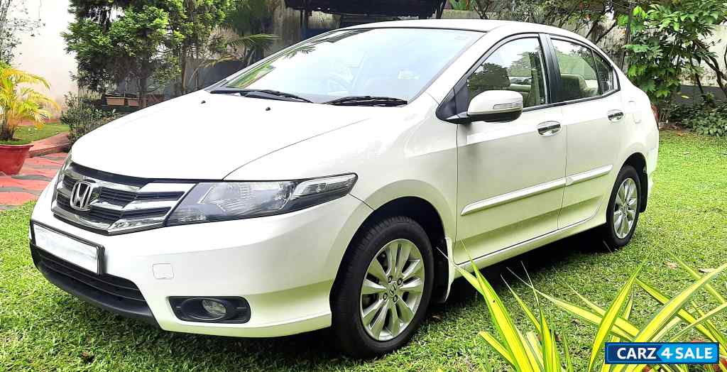 Tafeta White Honda City V MT