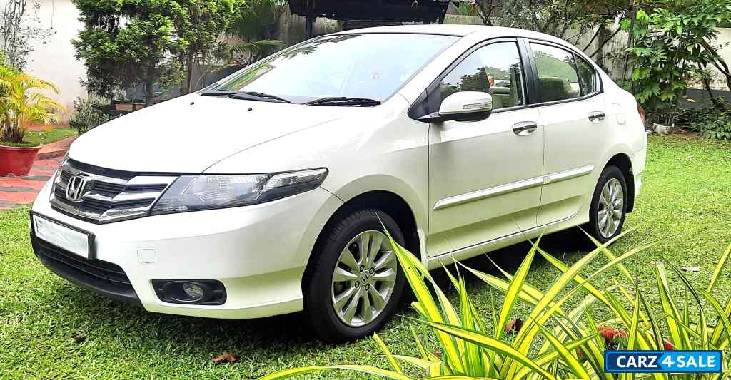 Tafeta White Honda City V MT