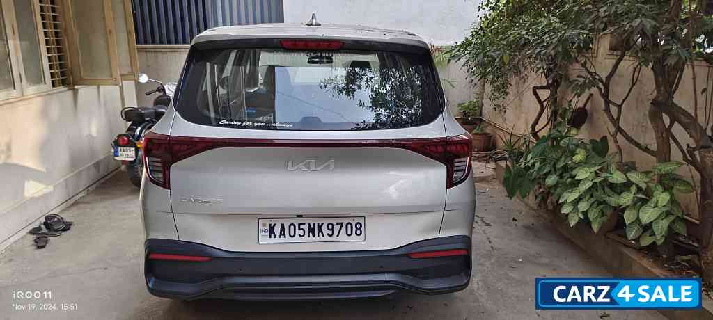 Silver Kia Carens Premium optional