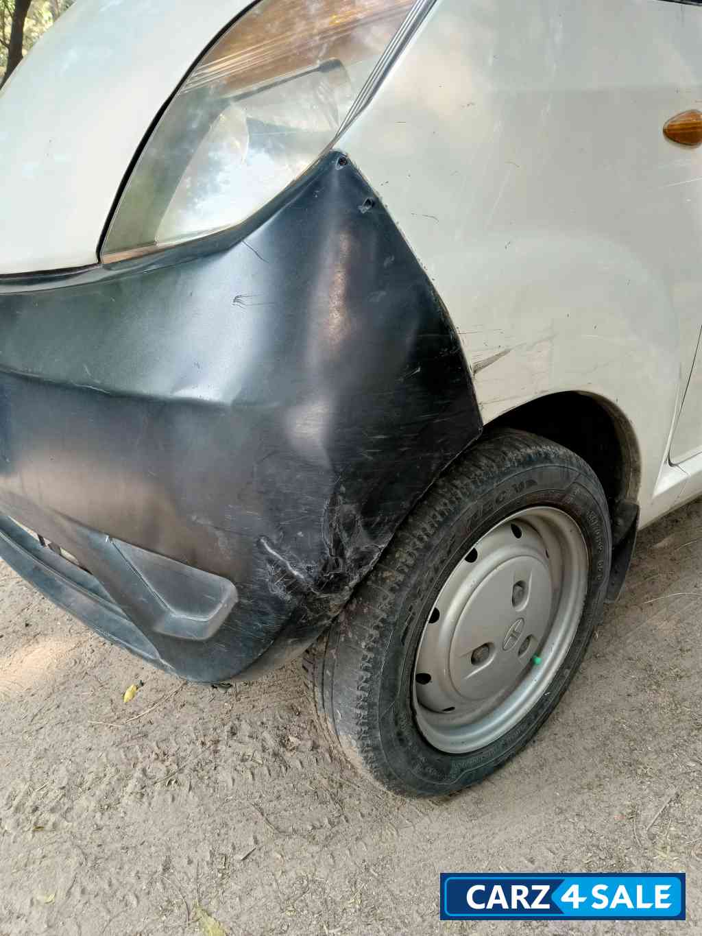 White Tata Nano CX