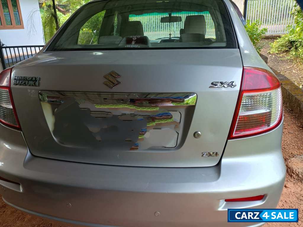 Silky Silver Maruti Suzuki SX4 ZXI AT BS IV Silky Silver Maruti Suzuki SX4 ZXI AT BS IV
