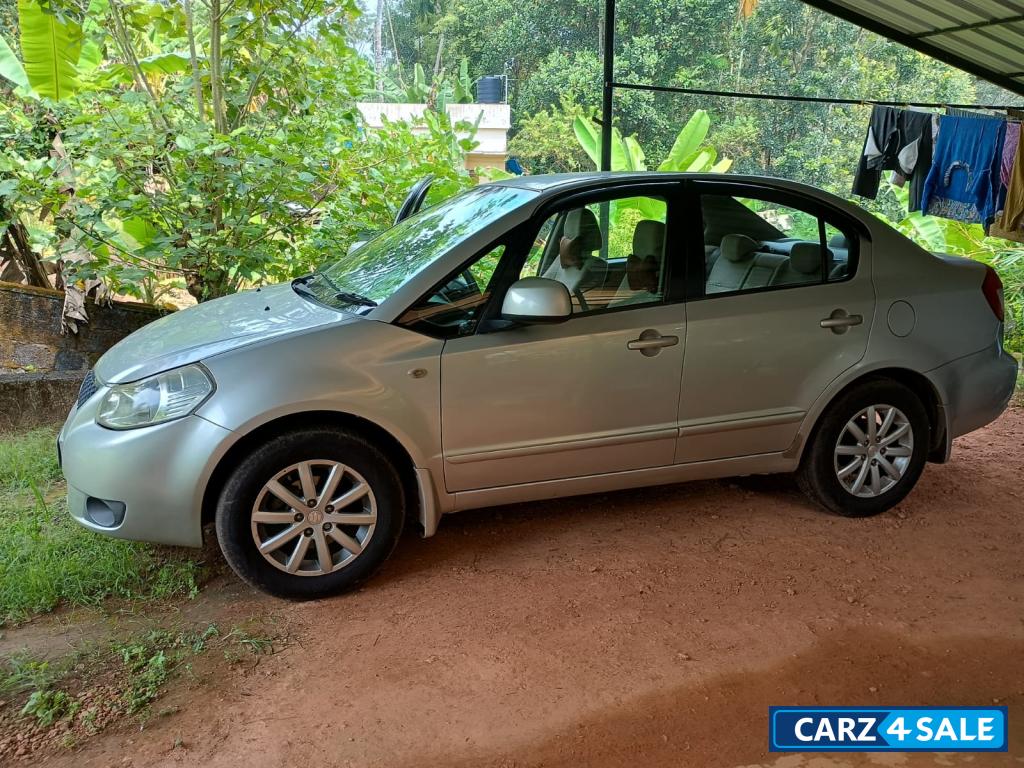 Silky Silver Maruti Suzuki SX4 ZXI AT BS IV Silky Silver Maruti Suzuki SX4 ZXI AT BS IV