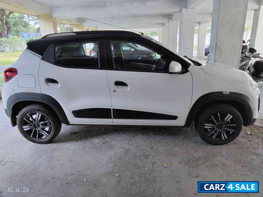 Black And White Renault Kwid Climber AMT (O) Dual Tone