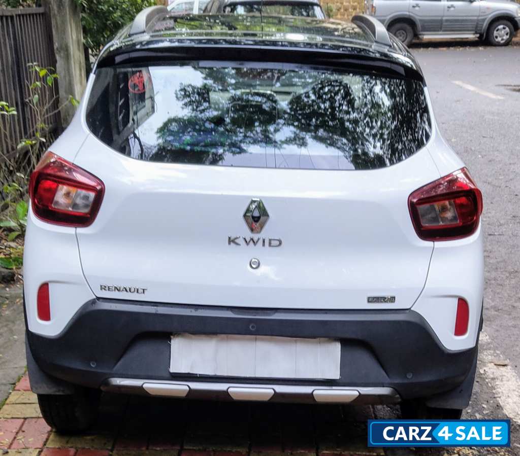 Black And White Renault Kwid Climber AMT (O) Dual Tone