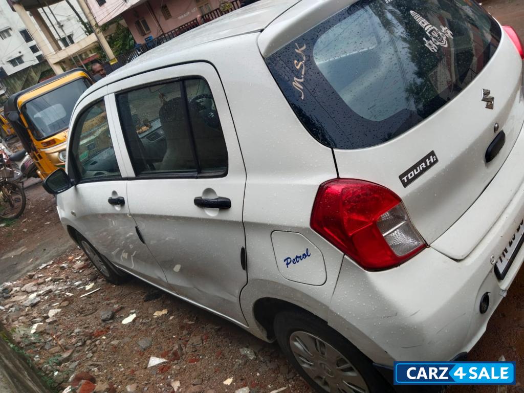 Pearl White Maruti Suzuki Celerio Tour h2