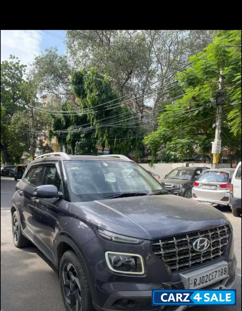 Hyundai Venue sx + dct